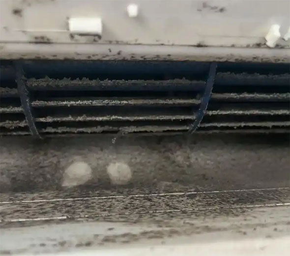 大兴安岭空调吹的风有股烧焦味是怎么回事